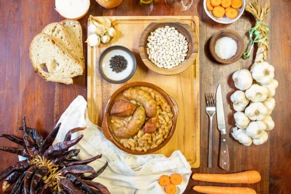 Cassoulet traditionnel au piment d espelette