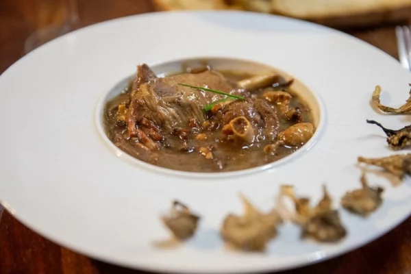 Pintade aux girolles